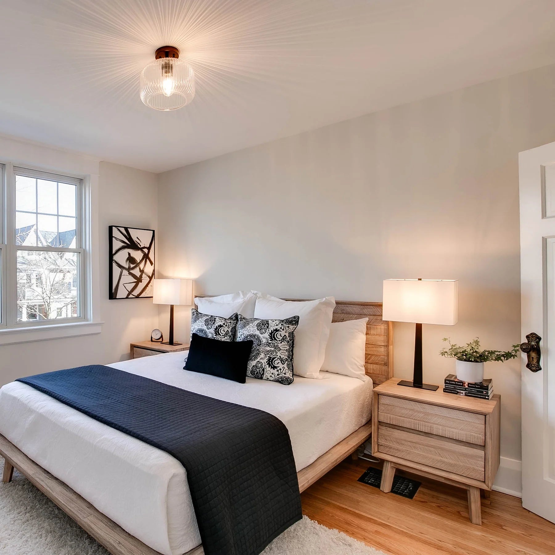 Gia King Bed - LH Imports - 4 Boxes Dimensions: 83.3 x 85.4 x 43.3 - Calgary Furniture Store