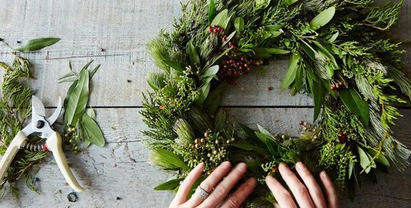 How to Make a Stunning Wreath for this Fall Season