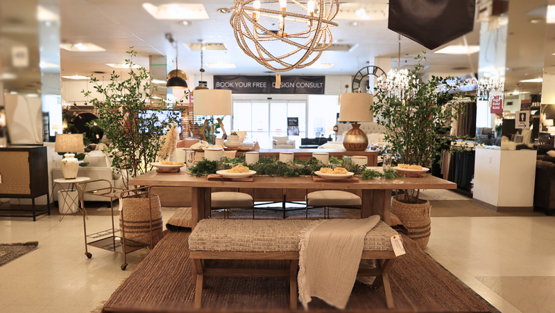 Free Design Consult for a Guest-Ready Dining Room This Fall