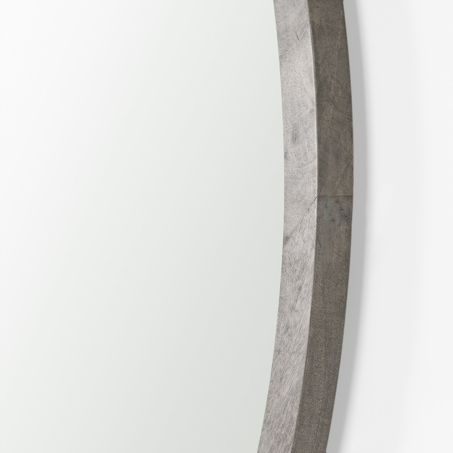 Gambit 46-inch Round Gray Wash Mango Wood Frame Mirror