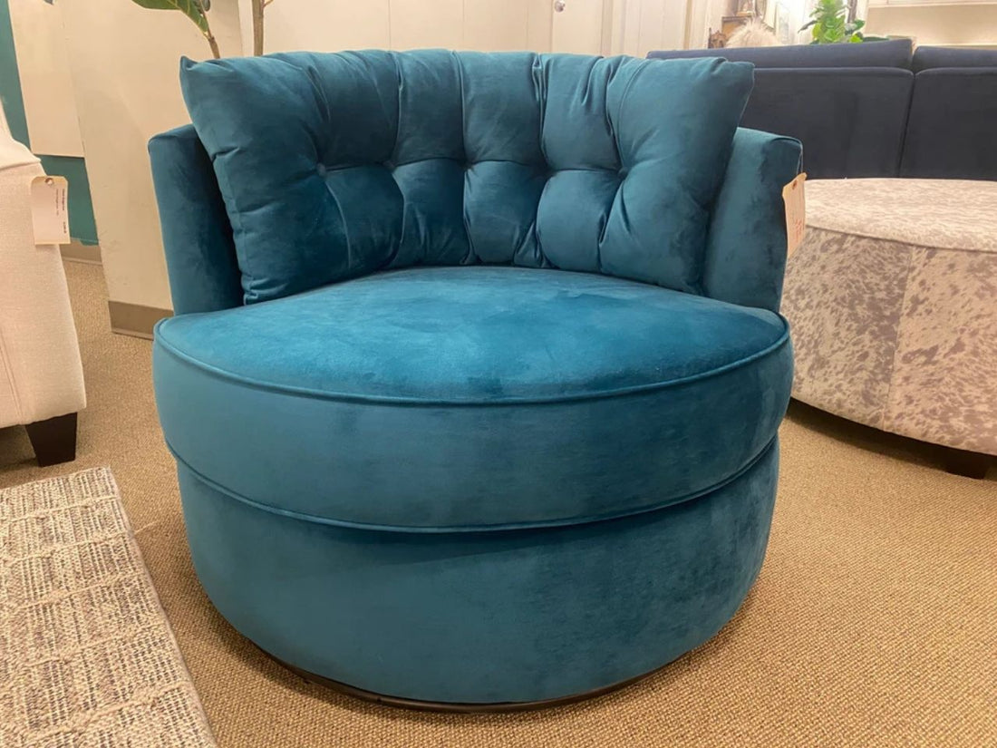 🇨🇦 37" Globe Custom Nest Chair - Calgary Furniture Store