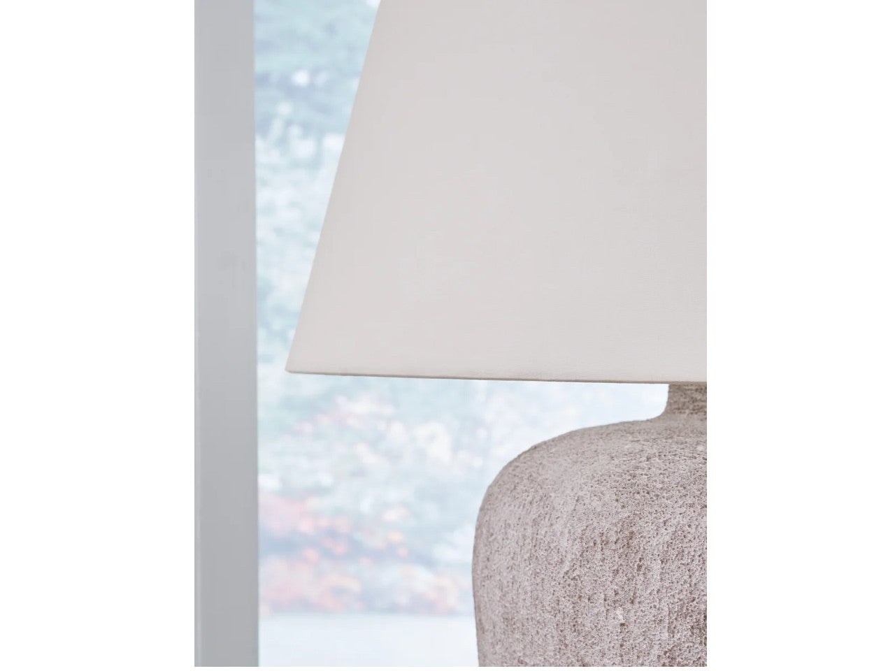 Danry - Distressed Cream - Metal Table Lamp - Calgary Furniture Store