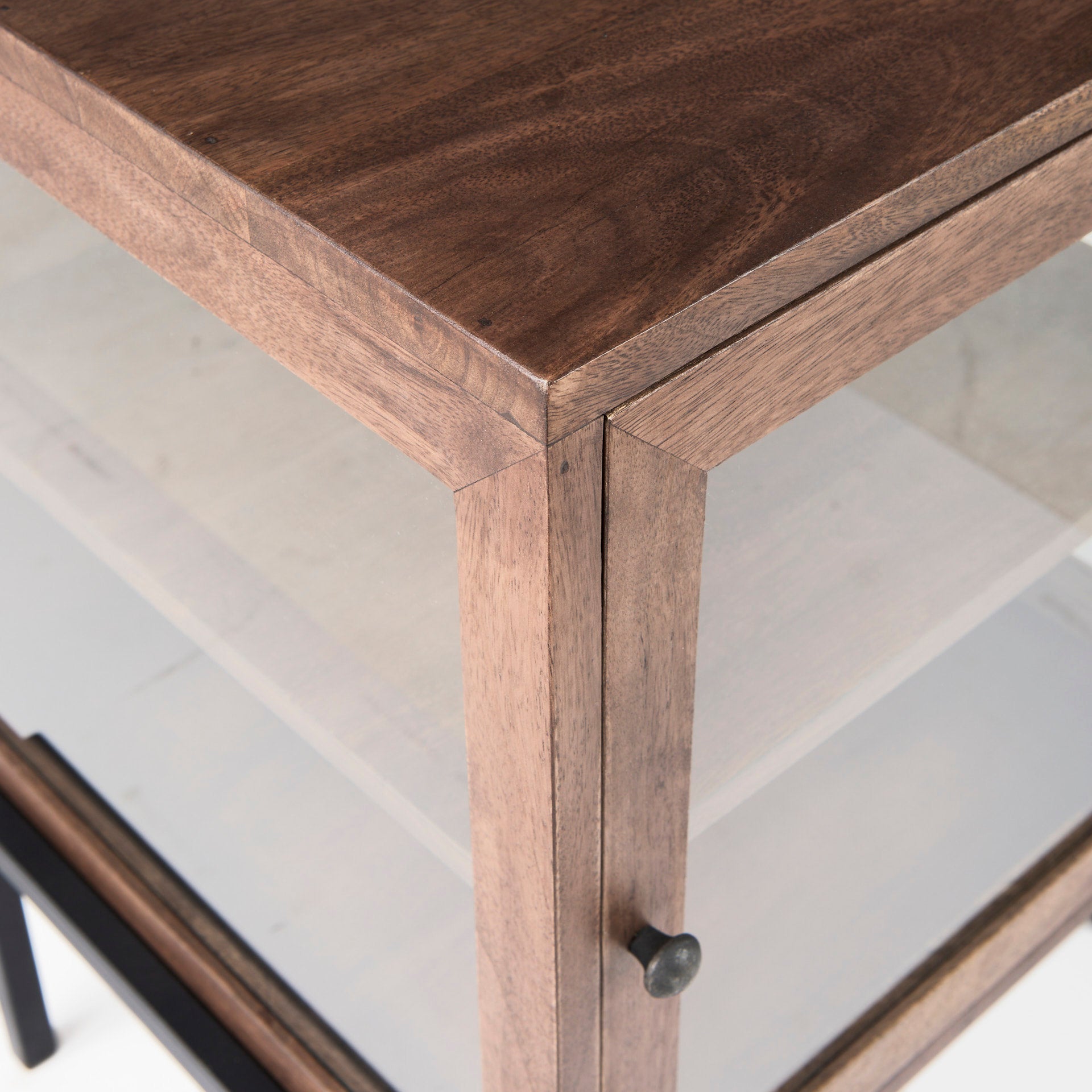 Arelius Side Table - Medium Brown | Calgary Furniture Store