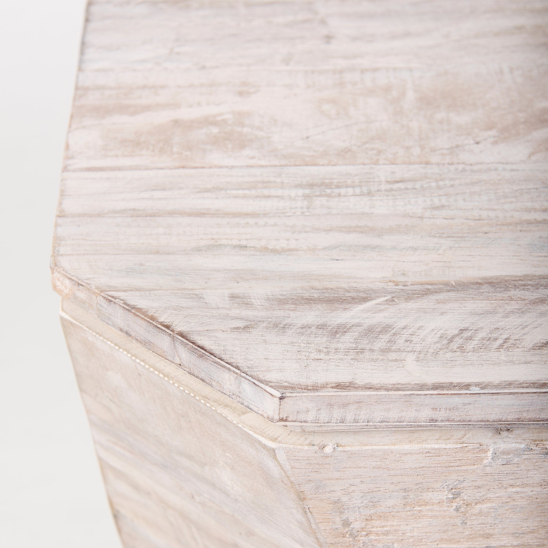 Esagano Light Brown Side Table | Calgary Furniture Store