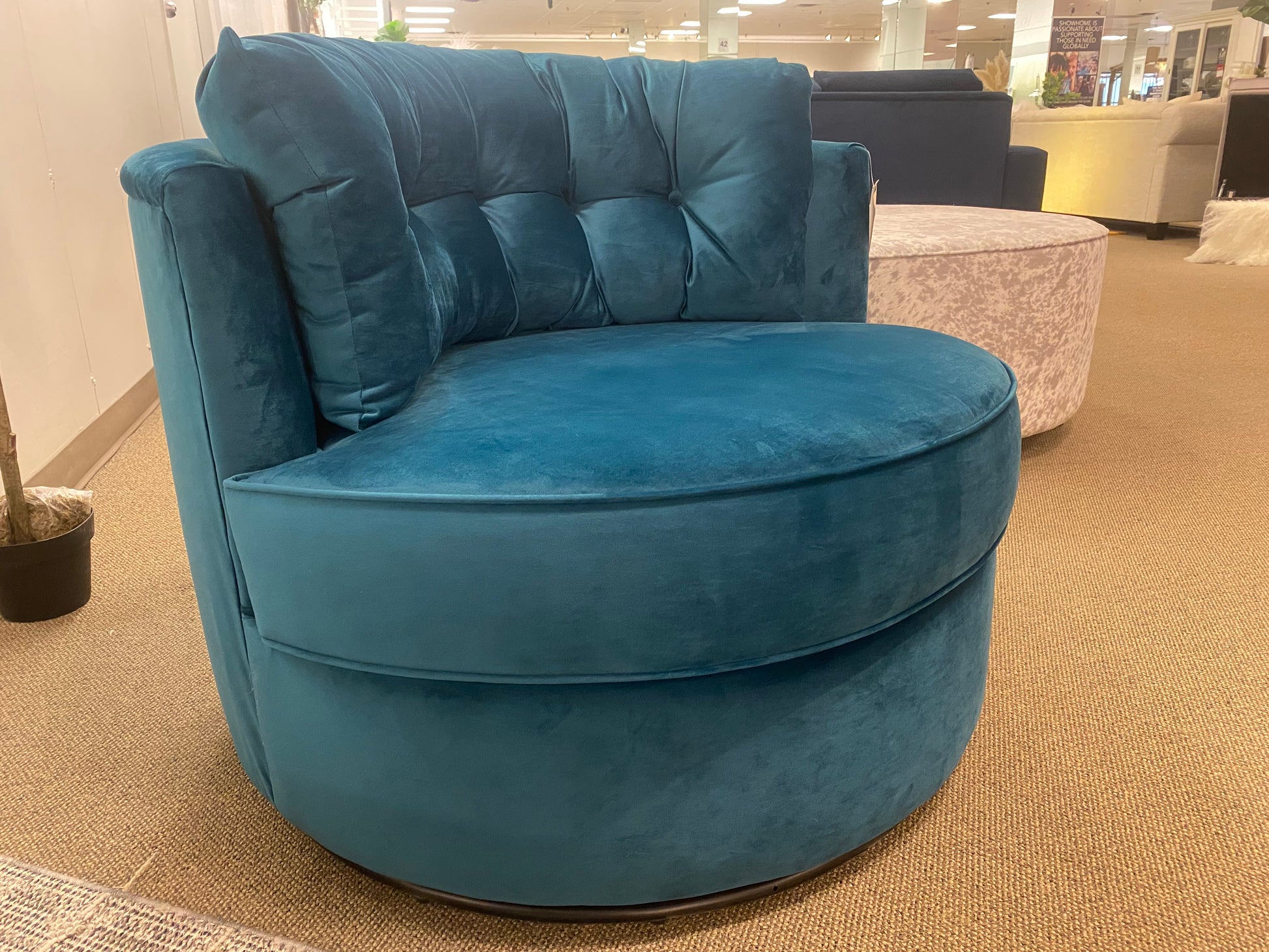 37" Globe Nest Chair, Made in Canada 🇨🇦 | Calgary Furniture Store