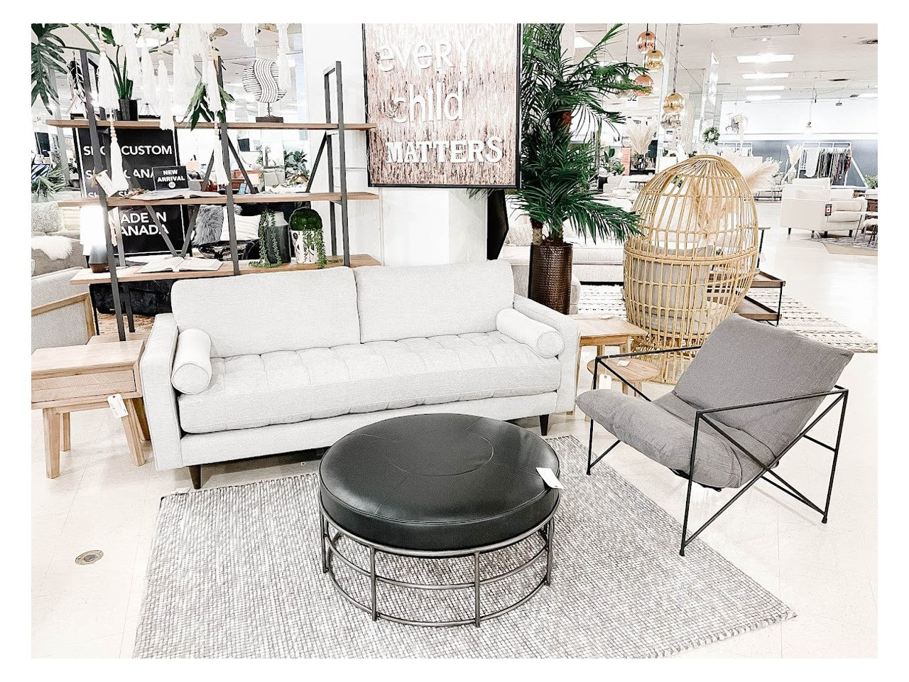 Leonidas Grey Accent Chair | Calgary Furniture Store