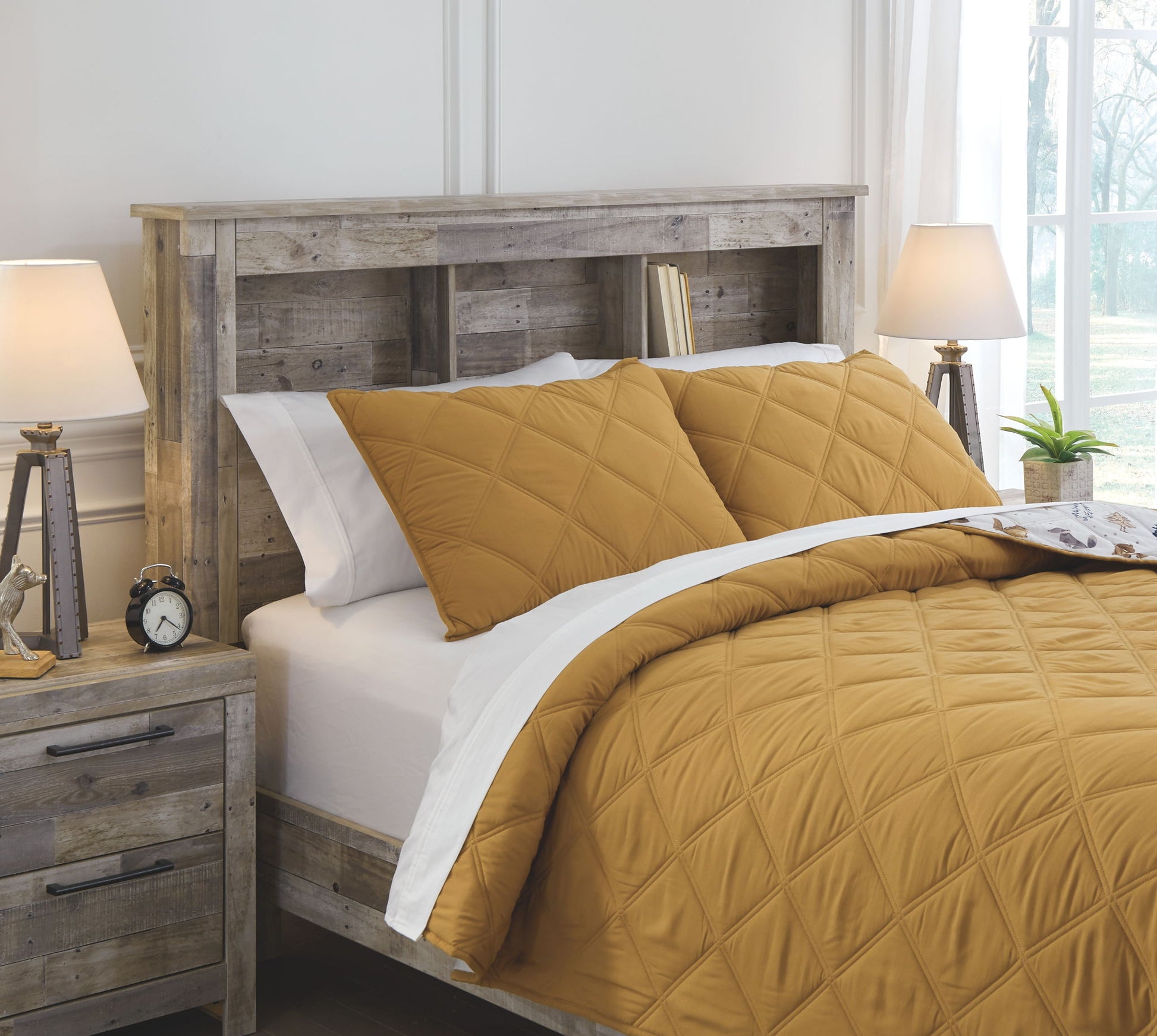 Cooperlen Quilt Set | Calgary Furniture Store