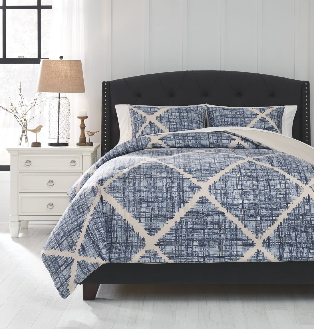 Sladen Comforter Set | Calgary Furniture Store