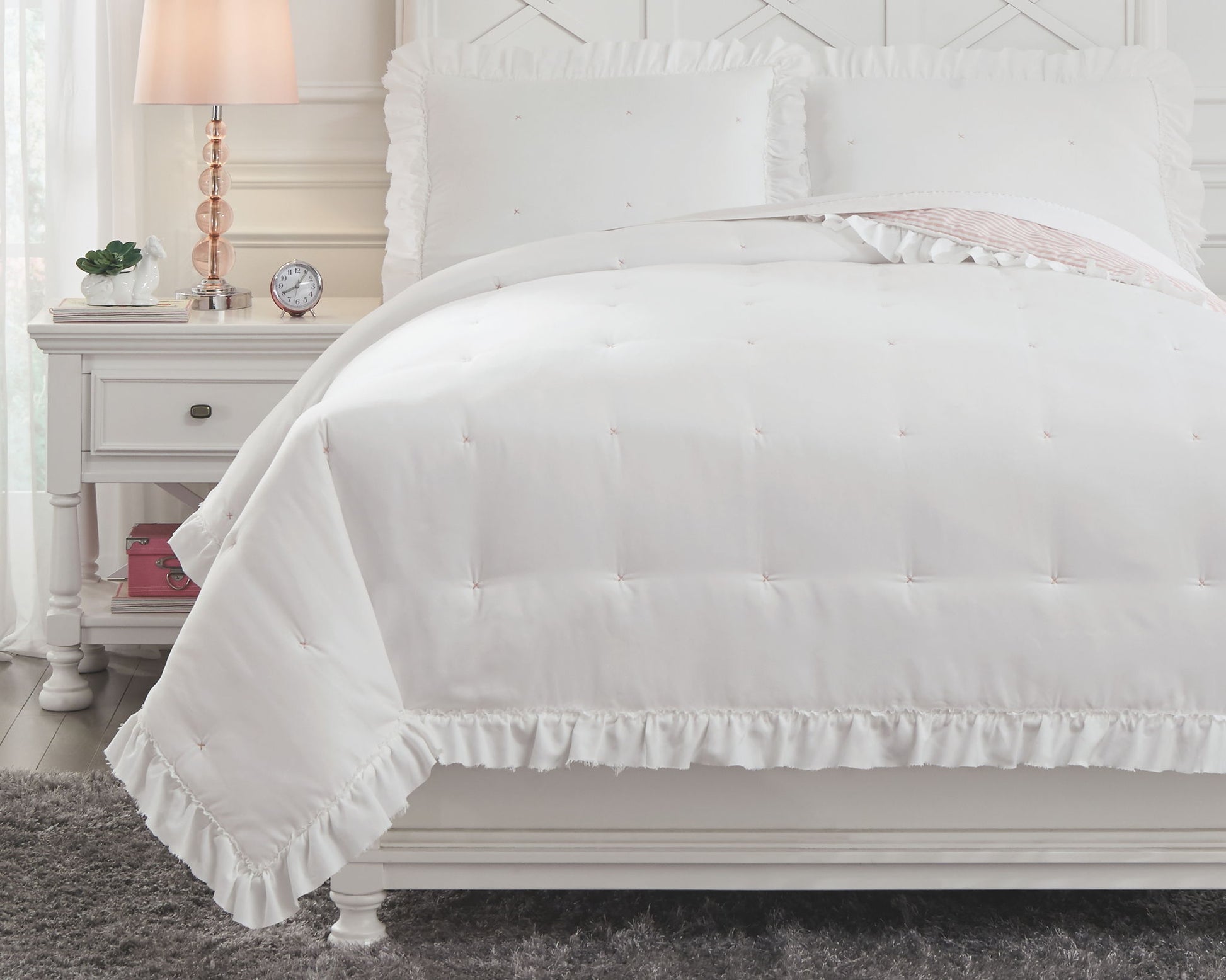Jenalyn Comforter Set | Calgary Furniture Store