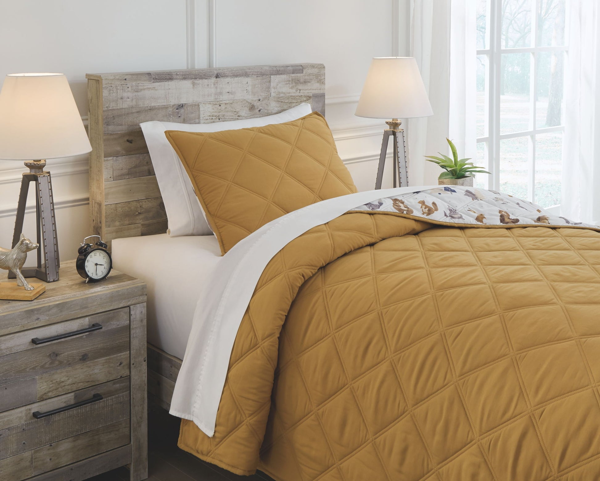 Cooperlen Quilt Set | Calgary Furniture Store