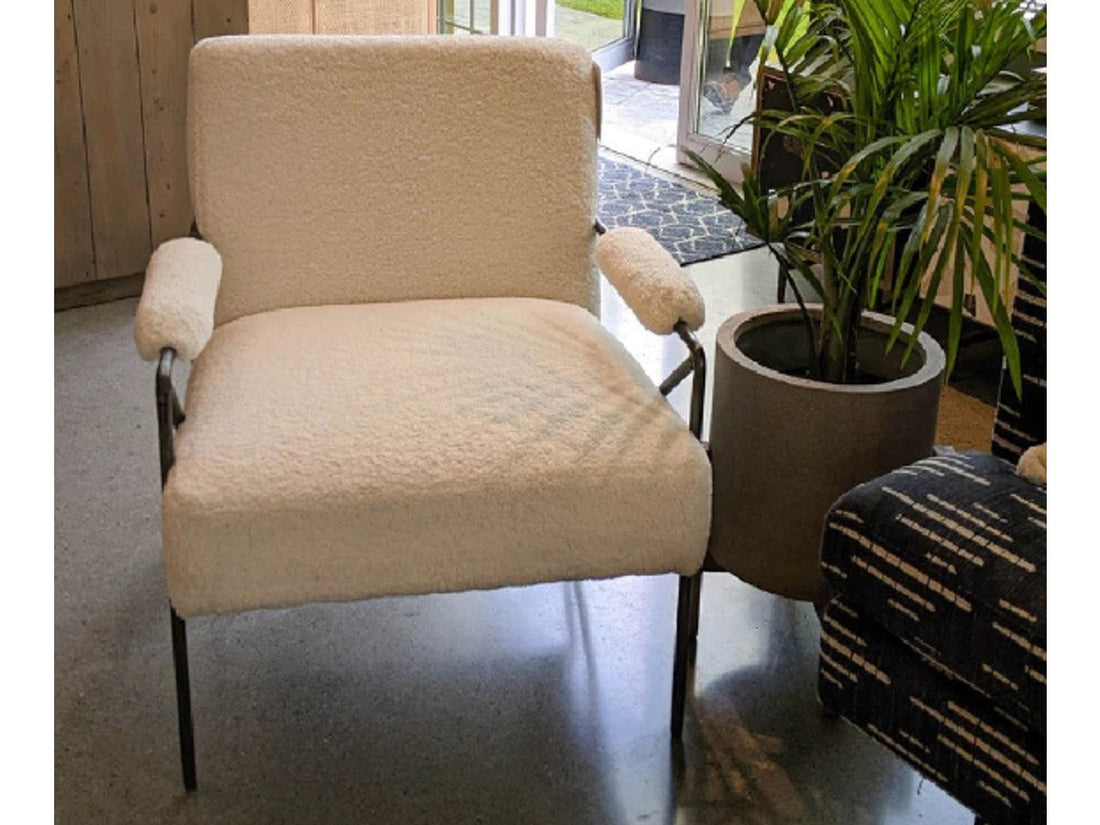 Vicunya Club Chair | Calgary Furniture Store